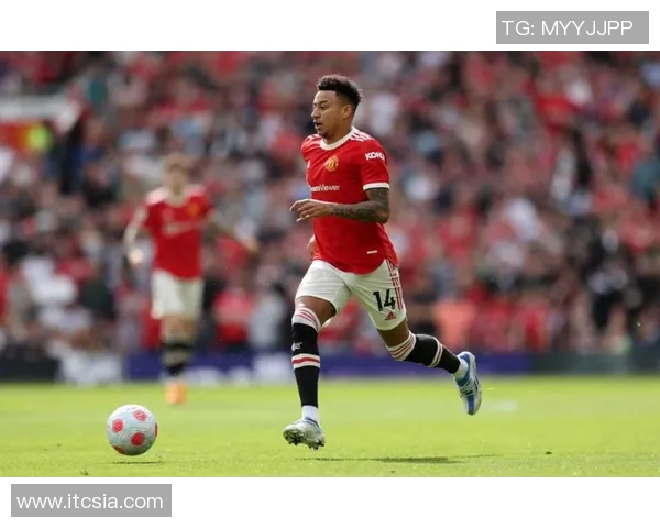 曼联主场迎战诺维奇全场精彩回顾与比赛亮点分析