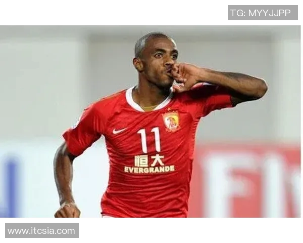 努涅斯在赛场上的崛起与挑战分析：从新星到顶级前锋的蜕变之路