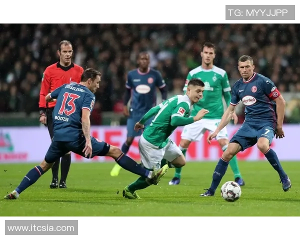 莫火车与沙尔克的激烈对决揭示了德甲赛场的竞争魅力与球队实力的较量